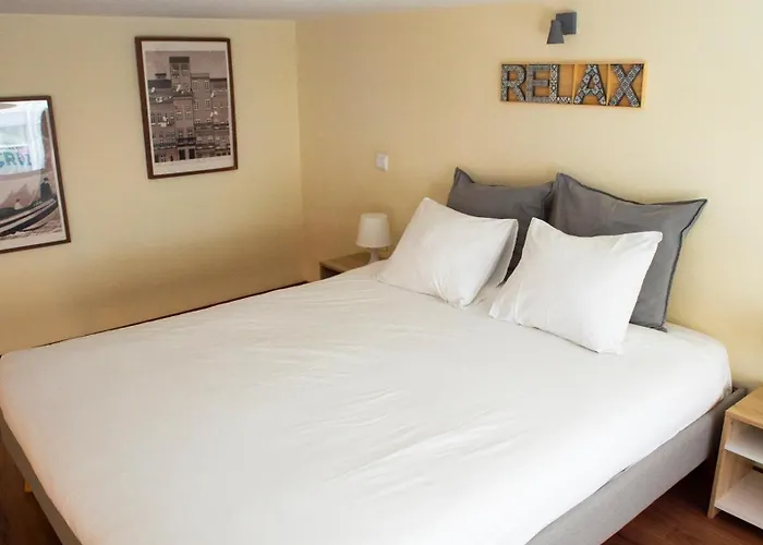 312 - With Free Parking Lägenhet